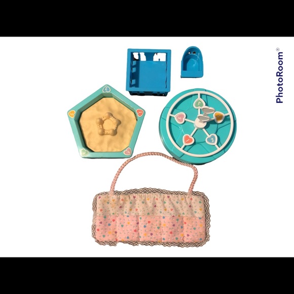 Quints Dolls- with playground - Picture 8 of 9